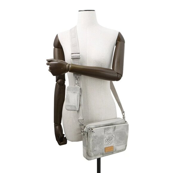 LOUIS VUITTON Trio Messenger Damier Salt Gray - Picture 4 of 16